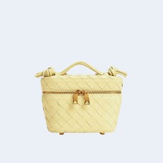 보테가 베네타 인트레치아토 화장품 케이스